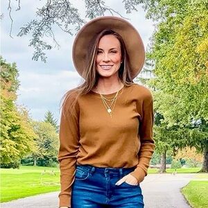 TIME & TRU, WOMENS, LONG SLEEVE THERMAL TOP. CREW NECK, PULL ON. SIZE L(12-14)